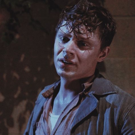 Evan Peters Crying, Jimmy Darling, Header Wallpaper, Evan Peters American Horror Story, Kit Walker, Evan Thomas, Cary Elwes, American Horror Story Seasons, Bts Black