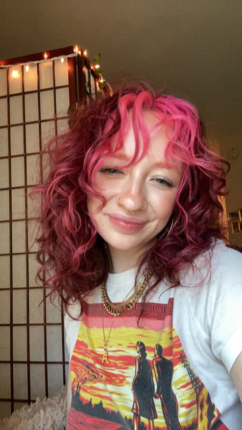 Mixed Pink Hair, Blonde Roots Pink Ends Natural Hair, Curly Hair With Dyed Bangs, Pink Red Hair Dye, Red And Pink Dyed Hair, Red And Pink Curly Hair, Pink Bangs Red Hair, Half And Half Colored Hair, Salmon Color Hair