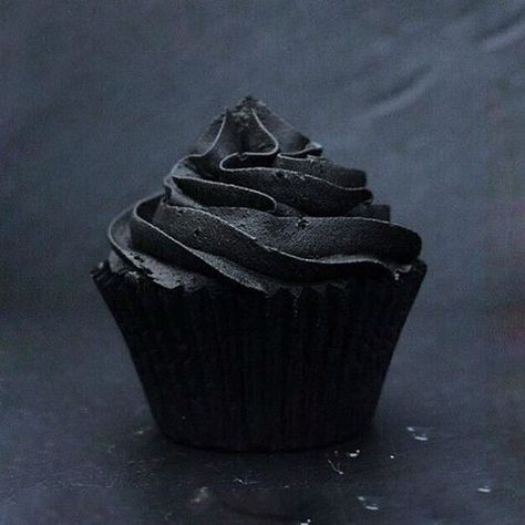 Black Cupcakes, Black Like Me, Black Food, All Black Everything, Black Love, Black Wallpaper, Shades Of Black, Black Aesthetic, Food Styling