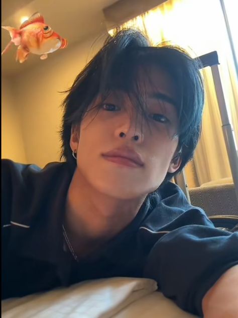 Japanese Guy Face Claim, Kpop Face Claims Male, Fine Japanese Men, Japanese Guy Aesthetic, Japanese Guys Handsome, Asian Guy Long Hair, Asian Man Face Claim, Cute Chinese Guys, Japanese Boy Aesthetic