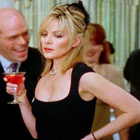 Endless taps, bottomless stomachs, quiet observations, whispered confessions to unfamiliar faces, a dress stitched for overnight affairs, long nights that stretch beyond the last call, until the night turns more tired than your dragging feet, and a cab couldn’t come sooner... | The Mood | #kimcattrall #shalomharlow #satc #katemoss #kristindavis #mood #datenight Samantha Jones, Last Call, The Mood, The City