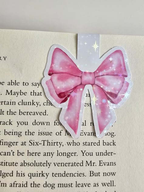 Coquette Bookmark, Bow Bookmark, Handmade Bookmarks Diy, Bookmark Ideas, Creative Bookmarks, Book Baskets, Coquette Pink, Diy Bookmarks, Magnetic Bookmarks