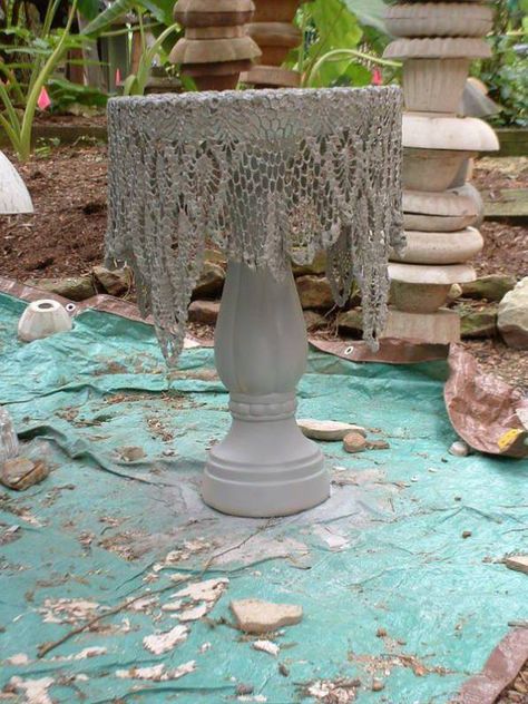 Diy Bird Bath Ideas, Bird Bath Ideas, Garden Concrete, Bath Diy, Concrete Bird Bath, Concrete Leaves, Diy Bird Bath, Cement Diy, Concrete Diy Projects