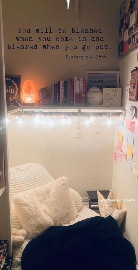 Closet Altar Ideas, Bible Reading Nook, Worship Room Ideas House, Bible Study Closet, Bible Room Ideas, Closet Chill Space, Diy Prayer Room Ideas, Bible Study Corner In Room, Prayer Rooms In House