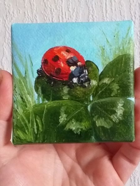 Ladybug on Four Leaf Clover, miniature painting. Good luck charm as Original Art on Canvas, tiny colorfull artwork.

100% Original hand painted tiny painting on mini easel. The texture can be seen in the close-up photos. One of a kind small artwork painted by Artist Svetlana Schneider. This is NOT a print. Painted from life. Ladybug Painting, Clover Painting, Shamrock Art, Mini Easel, Ladybug Art, Small Artwork, Miniature Paintings, Art N Craft, Luck Charm