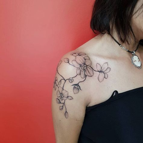 Orchid Shoulder Tattoo, Tattoo Orchid, Mum Tattoo, Tulip Tattoo, Orchid Tattoo, Spine Tattoos For Women, Hand Tattoos For Women, Shoulder Tattoos For Women, Arm Sleeve Tattoos