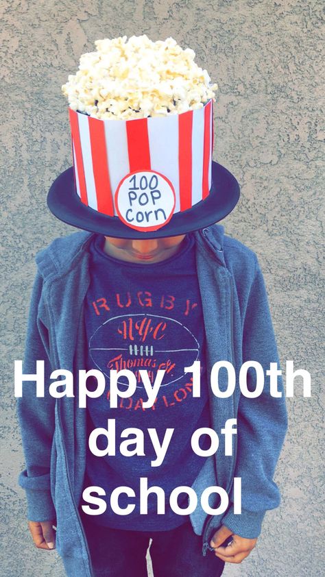 100th day of school! All first graders had to put 100 of something onto a hat for a school parade:) Crazy Hat Ideas, Spirit Day Ideas, 100th Day Of School Crafts, Lollipop Birthday, 100 Day Of School Project, Crazy Hat, Crazy Hat Day, Silly Hats, Funky Hats