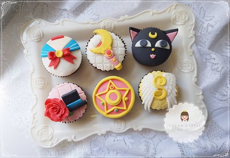 Moon Party Ideas, Sailor Moon Cakes, Sailor Moon Party, Moon Food, Sailor Moon Birthday, Dream Castle, Anime Cake, Kawaii Dessert, Moon Party