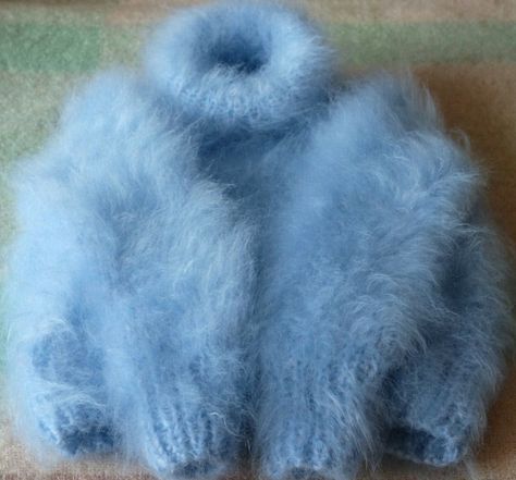 Fluffy Knit Sweater, Fluffy Clothing, Fuzzy Sweater Outfit, Fuzzy Mohair Sweater, Pull Mohair, Fluffy Knit, Uni Outfits, Angora Sweater, Frou Frou