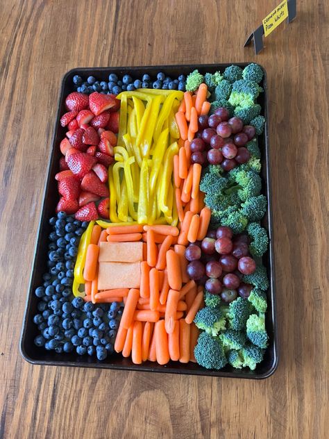 Construction Party Charcuterie Board, Construction Party Fruit Tray, Truck Veggie Tray, Construction Theme Fruit Tray, Construction Veggie Tray, Construction Fruit Tray, Truck Themed Party Food, Construction Charcuterie Board, Dump Truck Fruit Tray