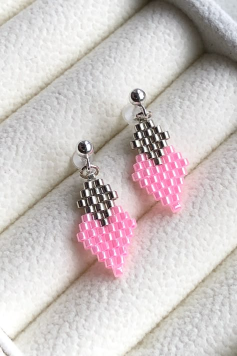 Miyuki Earrings Tutorials, Cute Pink Beaded Earrings For Gift, Miyuki Earrings Pattern, Cute Handmade Pink Beaded Earrings, Hypoallergenic Pink Beaded Earrings For Gift, Pink Heart Beads Beaded Earrings For Gift, Handmade Beaded Earrings Ideas, Handmade Pink Beaded Earrings, Beaded Earring