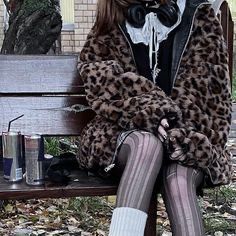 Drainer Girl Outfit, Winter Outfits Emo, Emo Winter Outfits, Snow Outfit, Gothic Outfits, Wearing Clothes, Just Girly Things, Fashion Poses, Fast Fashion