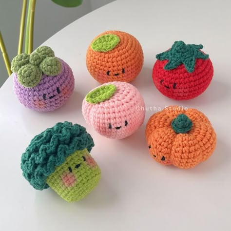 Vegetable Crochet, Fruit Crochet, Crochet Fruit, Keychain Pattern, Crochet Keychain Pattern, Pola Amigurumi, Crochet Plushies, Crochet Cute, Colorful Crochet