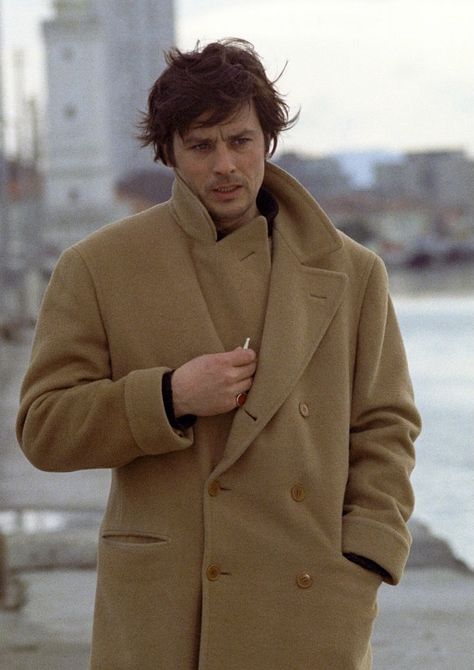 Alain Delon Outfit, Classic Actors, Alain Delon, Winter Outfits Men, Sharp Objects, Suit Up, Wool Turtleneck, Cashmere Turtleneck, Brigitte Bardot