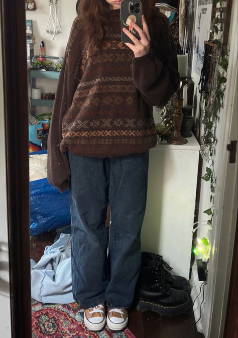 Grandpa Cardigan Outfit Aesthetic, Outfits With Grandpa Sweaters, Fall Camping Aesthetic Outfits, Bookish Outfits Summer, Fall Outfit Inspo Grunge, Cozy 90s Outfits, Cute Thrifted Clothes, Book Worm Outfit Style, Fall Outfits Women Grunge