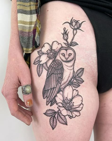 - P H I A - on Instagram: "Sweet little owl and flowers ✨ Thank you, Katie!! #illustrativetattoo #tattoo #tattooartist #blackworktattoo #lineworktattoo #dotworktattoo #owltattoo #birdtattoo #wildrose #detailtattoo #floraltattoo #nyctattoo #nyctattooartist #brooklyntattoo #brooklyntattooartist" Cute Owl Tattoo, Wicked Tattoos, Owl Tattoo Design, Rabbit Tattoos, Detailed Tattoo, Tattoo Portfolio, Line Work Tattoo, Dot Work Tattoo, Owl Tattoo