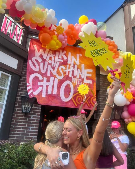 I FINALLY HAVE SISTERS!!!! thank you chio 💋🍒 Hotel Bid Day Theme, Sigma Kappa Bid Day Themes, Sunshine Bid Day Theme, Road Trip Bid Day, Spring Bid Day Themes, Bid Day Activities, Rainbow Bid Day, Bidday Themes, Sorority Banner Ideas