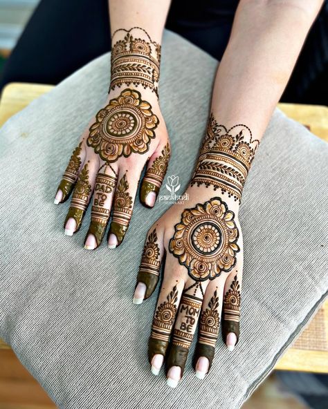 Beautiful henna for mom to be Amrit💕 Mom To Be Mehndi Design, Mom To Be Mehendi Design, Baby Shower Mehendi Designs, Wrist Mehndi Designs, Arabian Mehndi, Arabian Mehndi Design, Palm Mehndi, Hand Mehendi, Mehedi Design