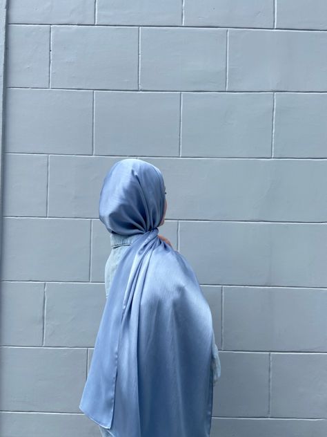 Blue Hijabi Aesthetic, Blue Hijab Aesthetic, Blue Hijab, Hijab Aesthetic, Muslim Girl, Hijabi Aesthetic, Minimalist Wallpaper, Hijabi Fashion, Muslim Girls