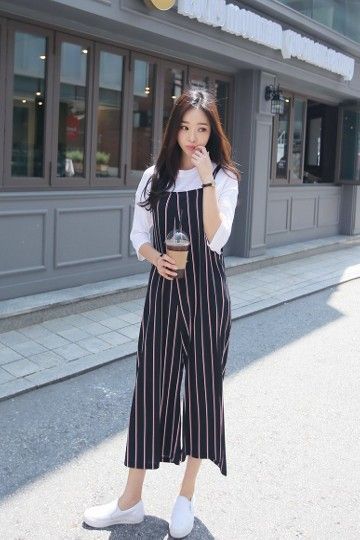 9e984c108157cea74c894b5cf34efc44desc35315613ri Celebrity Fashion Outfits, Mode Ulzzang, Western Wear Outfits, Sneakers Fashion Outfits, Korean Girl Fashion, Korean Fashion Trends, Outfit Trends, Ulzzang Fashion, Fashion Attire