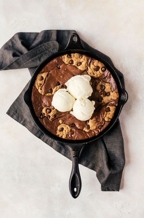 Fudgy brownies stuffed with chunks of chocolate chip cookie dough and topped with ice cream. These cookie dough brownies are everything. Cookie Dough Brownies, Think Food, Fudgy Brownies, Chocolate Chip Cookie Dough, Food Goals, Chocolate Chip Cookie, Brownie Recipes, Healthy Dessert, Yummy Food Dessert