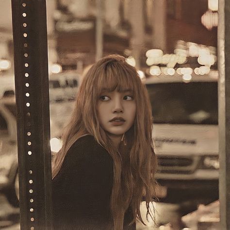 Lisa Aesthetic, Princess Videos, Baby Spiderman, Black Pink Background, Aesthetic Brown, Lisa Bp, Vintage Icons, Lisa Blackpink Wallpaper, Lalisa Manobal