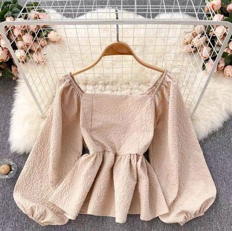 Trendy Tops For Women Classy, Fancy Tops For Women Style, Sunday Top Design, Trendy Fashion Tops Long, Modest Tops For Women, Sunday Dress Outfit, Skater Design, Elegant Fashion Outfits, Outfit Ideas 2024