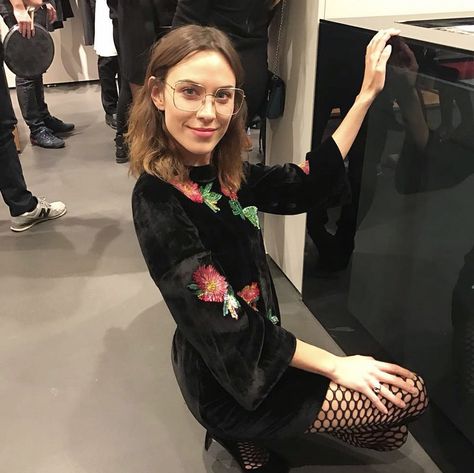 Alexa CHUNG/알렉사 청 #アレクサ・チャン/#알렉사청/#AlexaCHUNG. Renée SOUTENDIJK #RenéeSOUTENDIJK/Sophie KINSELLA #SophieKINSELLA/Sylvia HOEKS #SylviaHOEKS/Lara STONE #LaraSTONE/Valentine FILLOL CORDIER #ValentineFILLOLCORDIER/Klara KRISTIN, 8 October 1993 #KlaraKRISTIN, the it girl #theitgirl/#itgirl #Wacoal, women of England #womenofEngland, European women #Europeanwomen #witchiest #fashion #models #butterflies #fairies #supermodels #clubwear #lingerie, pale women #palewomen #alasti #alastus #polars #DJanes #£ Pasta Necklace, Pale Women, Purple Diary, Alexa Chung Style, Make Up Inspiration, Inspiration Photo, European Women, Style Hair, Alexa Chung