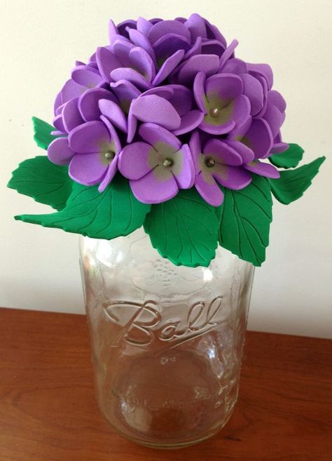 Top mason jars with cute & easy decorative foam flowers. Foam Flower Bouquet, Foam Sheet Crafts, Foam Flower, Foam Art, Diy Flores, Mason Jar Flowers, Decorated Jars, Foam Flowers, Foam Sheets