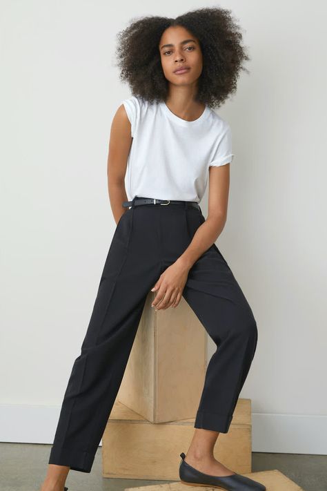 New Arrivals // Everlane Put-Together Pleat Pant – NAWO Uniqlo Women Outfit, Uniqlo Outfit, Drape Pants, Coverall Jumpsuit, Lounge Pants Womens, Athleisure Leggings, Fitted Dress Pants, Cotton Sweatpants, Blue Jumpsuits