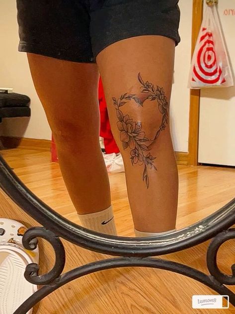 Dainty Leg Sleeve, Girl Knee Tattoo, Knee Tats For Women, Cool Leg Tattoos For Women, Unique Thigh Tattoos Women, Front Thigh Tattoo Women, Flowers Thigh Tattoo, Feminine Leg Sleeve Tattoo, Thigh Tattoo Ideas Female