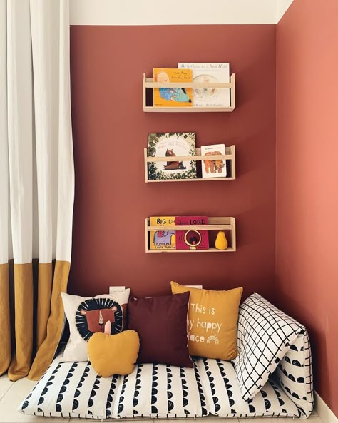 Book Nook Ideas For Kids, Reading Nook Boys Room, Reading Corner Baby Room, Attic Kids Bedroom Ideas, Toddler Reading Nook Boy, Toddler Bedroom Reading Corner, Toddler Room Reading Corner, Reading Nook Nursery, Child Reading Nook