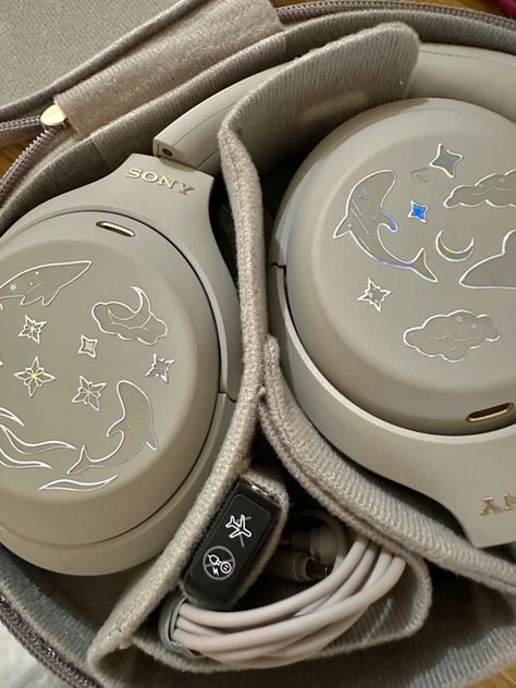 Sony headphones ocean theme deco *ੈ✩‧₊˚🐋 Sony Wh-1000xm4 Silver, Sony Xm4 Stickers, Sony Wh 1000 Xm4 Decorated, Sony Wh-1000xm5 Aesthetic, Headphone Customization, Sony Mx4 Headphones, Aesthetic Sony Headphones, Sony Xm5 Headphones Aesthetic, Sony Xm4 Aesthetic