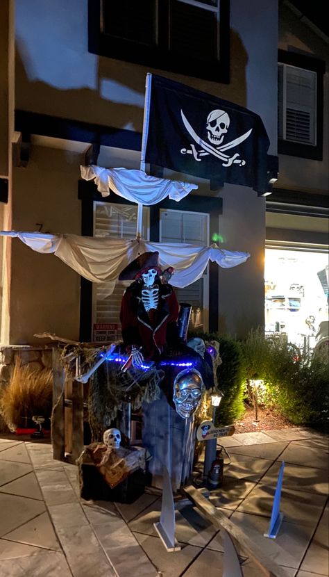 Halloween Decorations Pirate, Pirate Scenery Set Design, Kracken Halloween Decor, Ghost Pirate Decorations, Ghost Ship Halloween Decoration, Pirate Halloween Yard Display, Skeleton Pirate Yard Decor, Outdoor Pirate Decor, Pirate Halloween Decorations Front Yards