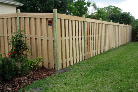 Shadow Box Fence Cost Guide 2022 Shadowbox Fence, Shadow Box Fence, Oak Fence, Yard Fencing, Wood Fence Design, Wood Fences, Picket Fences, Fence Designs, Fence Styles