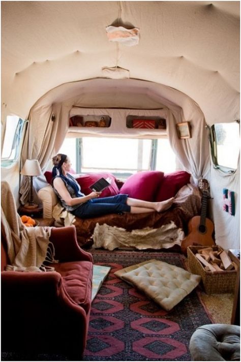 Caravan decoration #caravan #interior #ideas #outside caravan interior outside Camper Vintage, Kombi Motorhome, Camping Vintage, Caravan Makeover, Vintage Camper Remodel, Kombi Home, Caravan Interior, Rv Makeover, Interior Vintage