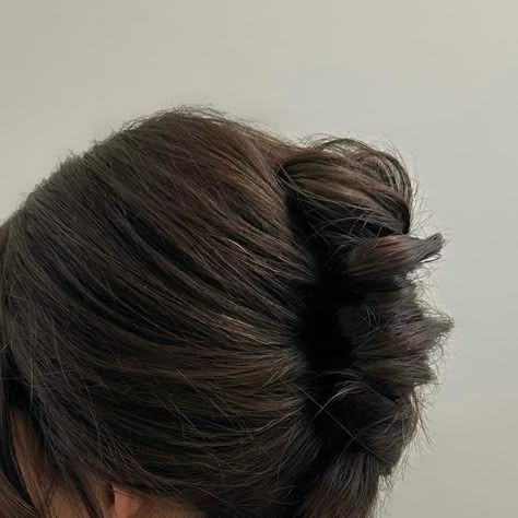 The Updo Darling | Sydney Thomas on Instagram: "Messy french twist ✨ @vintageveils" French Twist Updo Brown Hair, French Twist Aesthetic, French Twist Brown Hair, Brunette French Twist, Sydney Thomas, Twist Aesthetic, Messy French Twist, Messy French Twists, French Twist Updo