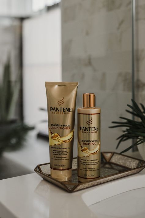 Pantene Gold Series, Pantene Shampoo, Curly Hair Videos, Beautiful Photoshoot Ideas, Shea Moisture, Hygiene Products, Beauty Products Photography, Fashion Influencer, Greasy Hair Hairstyles