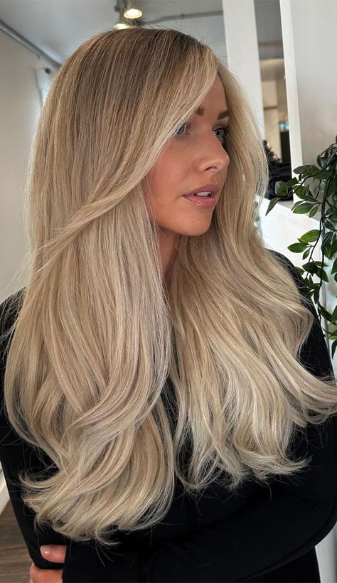 Medium Thick Blonde Hair, Pretty Blonde Colored Hair, Fresh Blonde Balayage, Vanilla Blonde Hair Dark Roots, Blonde Soft Balayage, Blonde Hair 40s, Healthy Blonde Hair Aesthetic, Straight Styled Hair, Creamy Blonde Layered Hair