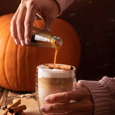 DIY Pumpkin Spice Syrup Drink Photoshoot, Macchiato Recipe, Spices Photography, Pumpkin Spiced Latte, Diy Pumpkin Spice, Pumpkin Syrup, Moody Food Photography, Halloween Drink, Fall Menu