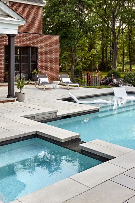 The Top 6 Swimming Pool Trends that are shaping the industry! Southern Backyard, Swimming Pool Trends, Backyard Pool Design, Pool Shade, Dream Backyard Pool, Pools Backyard Inground, Patio Slabs, Small Swimming Pools, Pool Remodel