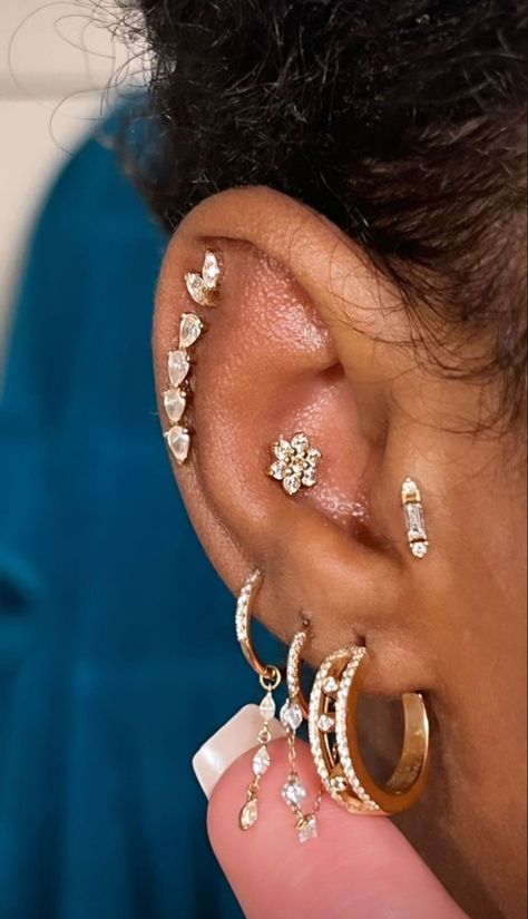 Ear Curation Small Ears, Pearsings Ear Ideas, Didi Stone, Piercing Aesthetic, Pretty Piercings, Dope Jewelry Accessories, Piercing Inspo, Pretty Ear Piercings, Cool Ear Piercings