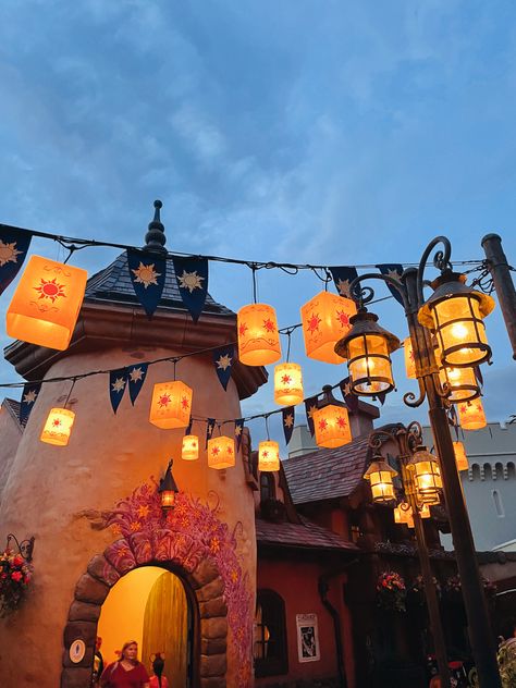 Magic Kingdom Orlando, Disneysea Tokyo, Disney World Aesthetic, Aesthetic Stationary, Disney Eras, Disney Photo Ideas, Orlando Travel, Disneyland Pictures, Disney World Magic Kingdom