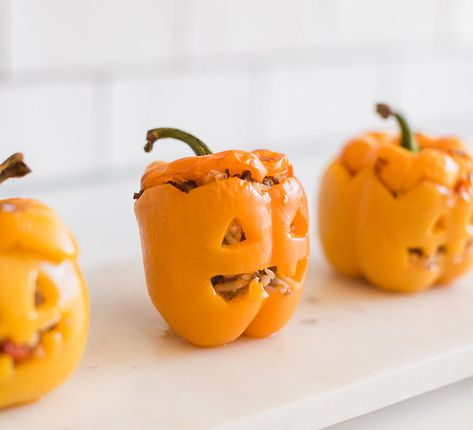 Hocus Pocus Themed Food, Hocus Pocus Dinner, Stuffed Bell Pepper, Food Savory, Halloween Hocus Pocus, Themed Food, Fall Cooking, Fall Dinner Recipes, Night Snacks