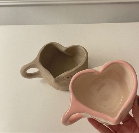 Matching Mugs Aesthetic, Ceramic Heart Mug, Coquette Pottery, Heart Shaped Mug, Beautiful Kitchenware, Pottery Painting Designs, Pretty Mugs, Clay Mugs, Pottery Crafts