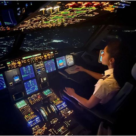 Commercial Pilot Aesthetic, Indigo Airlines, Travel Aesthetics, Commercial Pilot, Airline Pilot, Welcome On Board, Dream Future, Pilot Training, Pilots