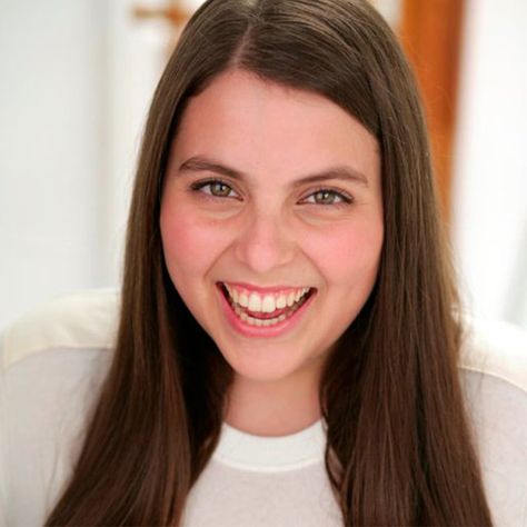 Bertha Jorkins, Beanie Feldstein, Oc Faceclaim, Mom Friend, December 2022, Friends Mom, Photo Credit, Other People, Night Life