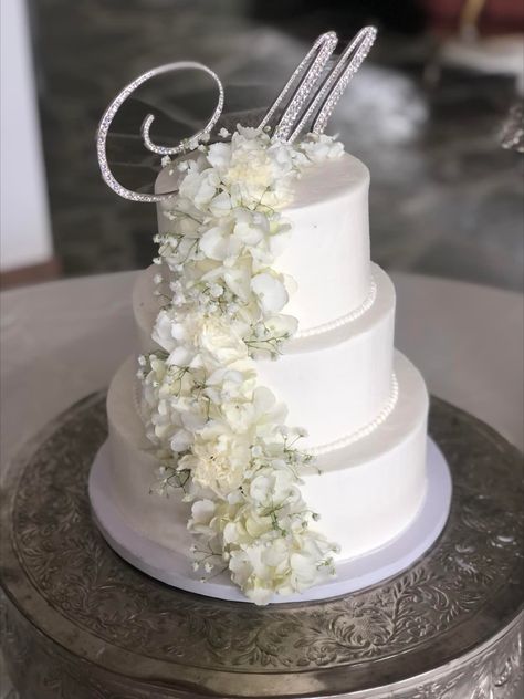 Butter Cream Wedding Cake Elegant, Butter Cream Wedding Cake, Wedding Cake Elegant, Cream Wedding Cake, Cream Wedding Cakes, Cake Elegant, Cream Wedding, Elegant Wedding Cakes, Three Tier