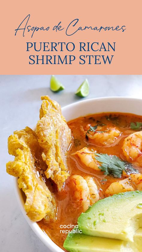 Puerto Rican Shrimp Stew in a bowl with patacones and avocado slices. Puerto Rican Shrimp, Food To Share, Shrimp Soup Recipes, Shrimp Stew, Puerto Rican Cuisine, Puerto Rico Food, Boricua Recipes, Shrimp And Rice, Puerto Rican Recipes