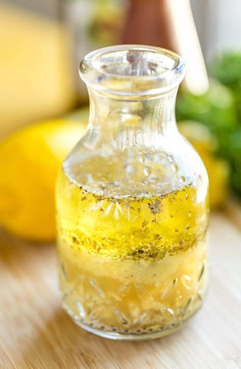 Avocado Oil Recipes, Pasta Salad Dressing Recipe, Homemade Pasta Salad, Lemon Salad Dressings, Easy Homemade Pasta, Greek Vinaigrette, Lemon Salad, Green Salads, Homemade Italian Dressing